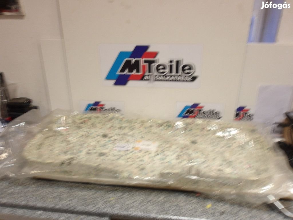 [GYÁRI ÚJ] BMW E91+LCI CSOMAGTÉRAJTÓ ALSÓ SZIGETELÉS 7129821